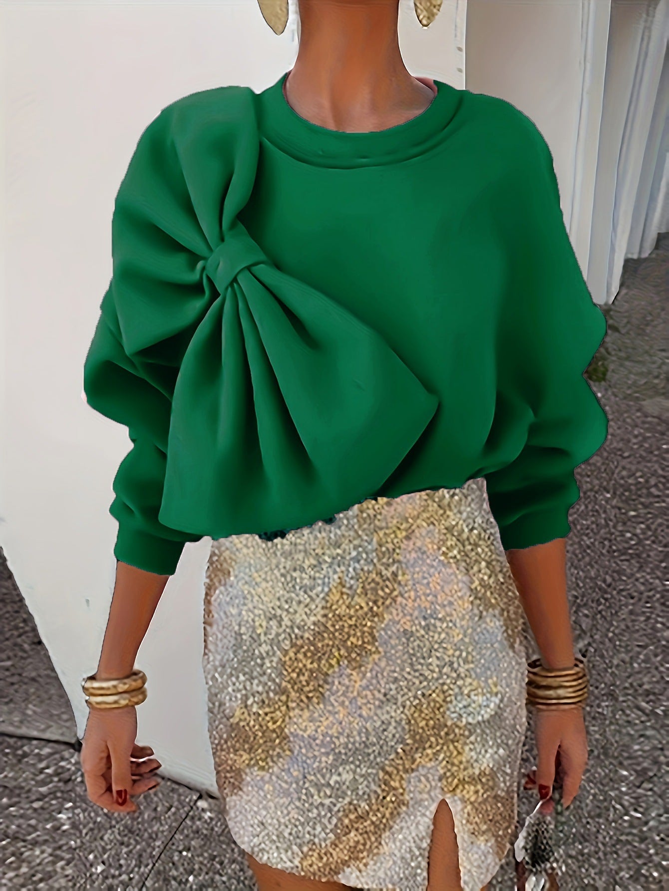 Bow Detail Relaxed Fit Crewneck Sweatshirt