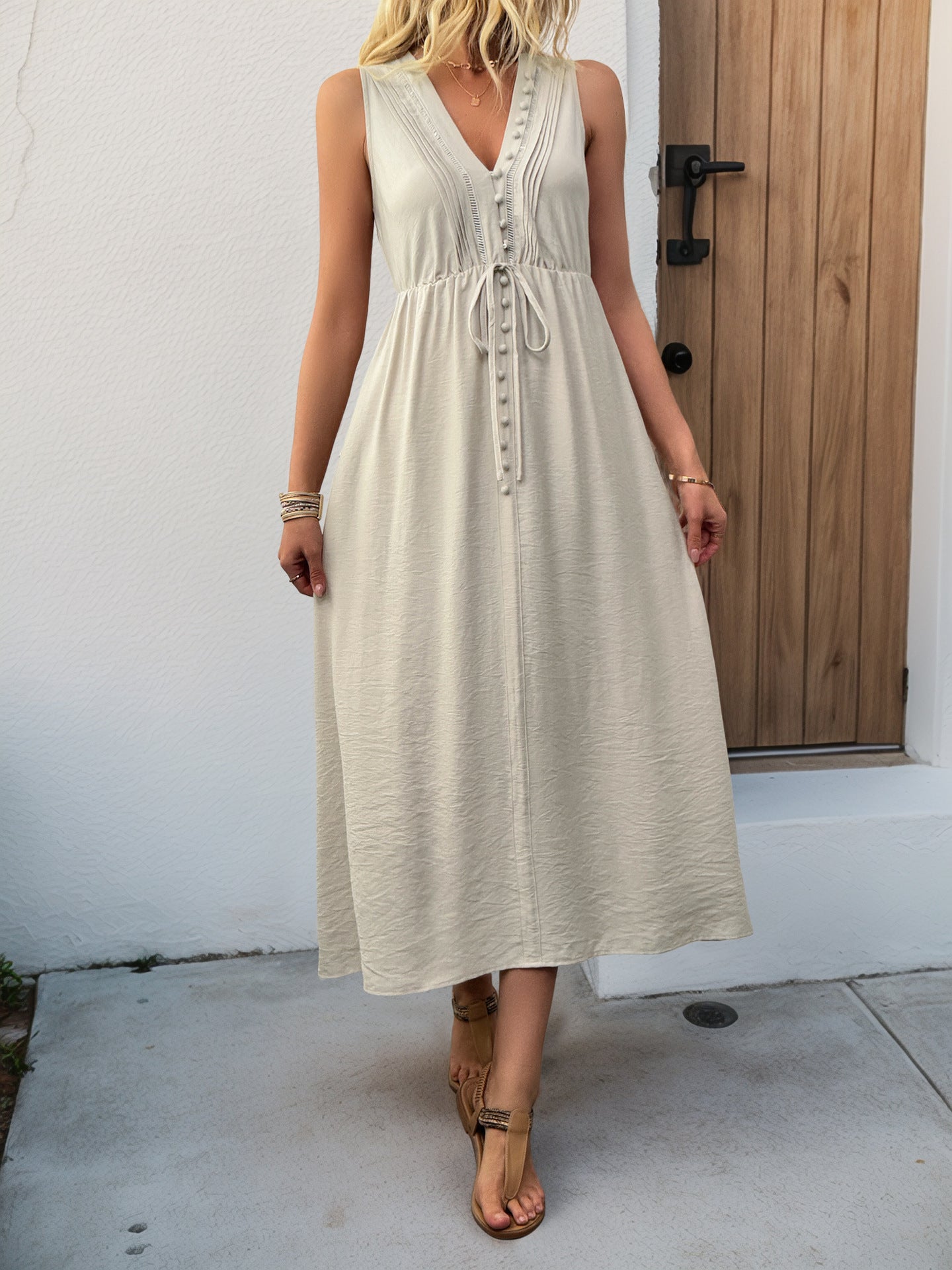 Women's V-Neck Pleated Sleeveless Pocket Dress