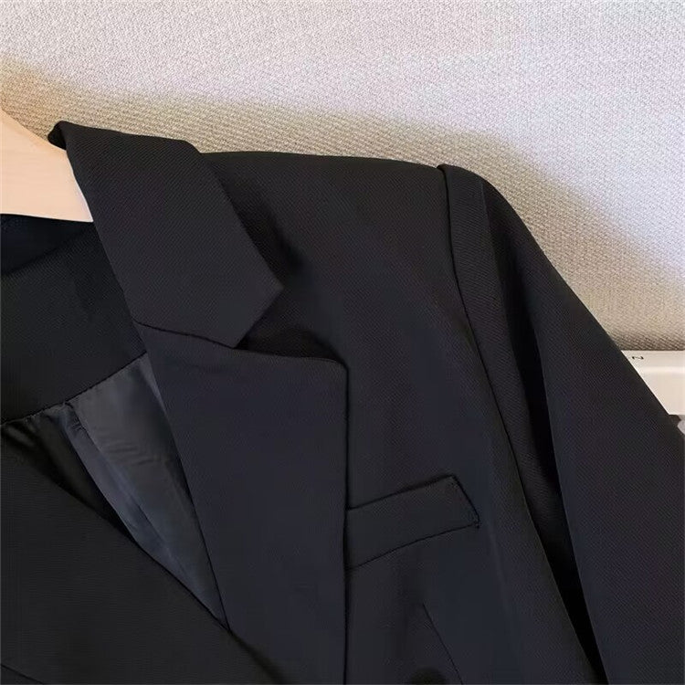 Women’s Relaxed Fit Blazer and Pants Two-Piece Set