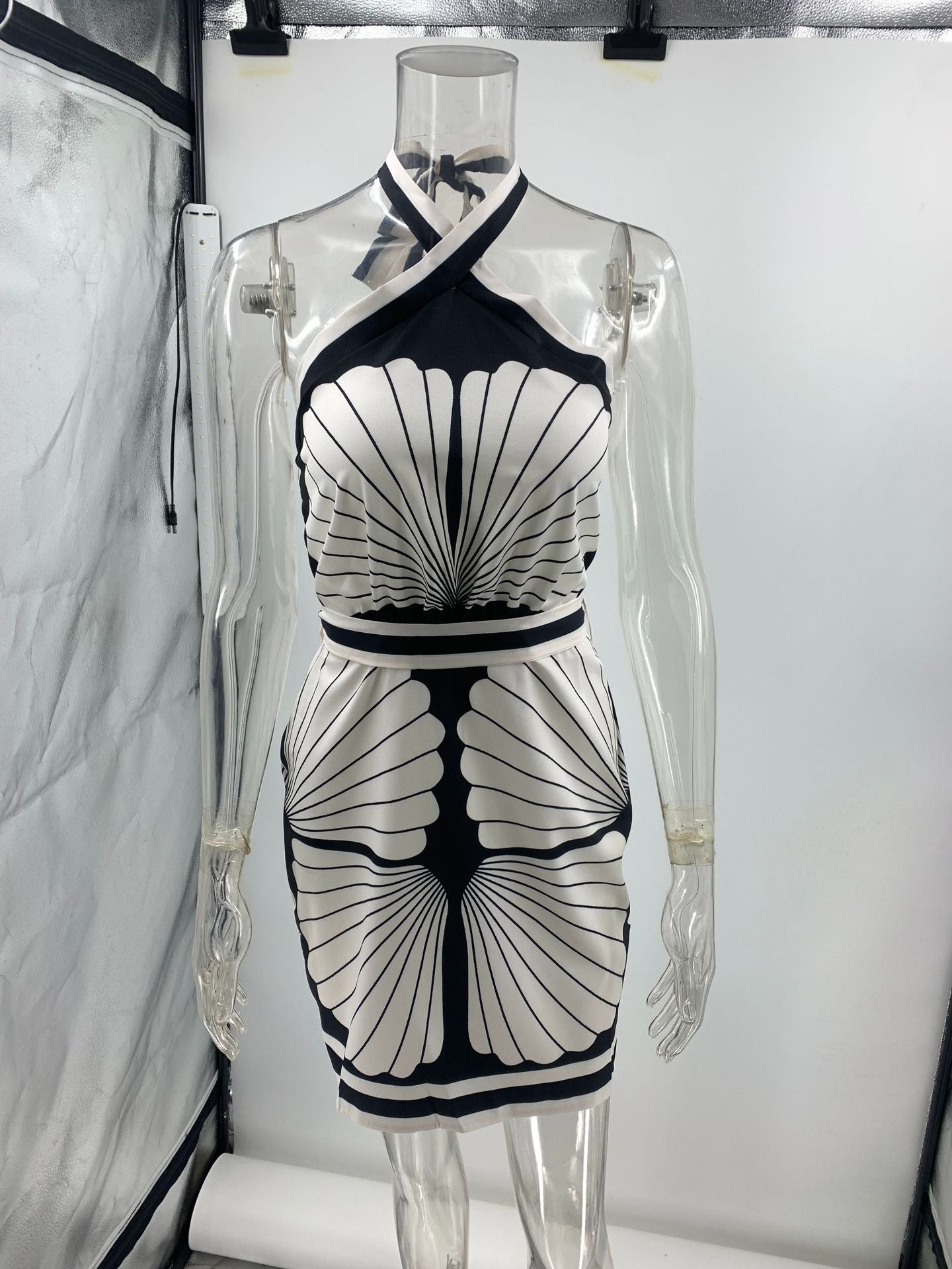Halter Tie Shell Placement Print Maxi Dress