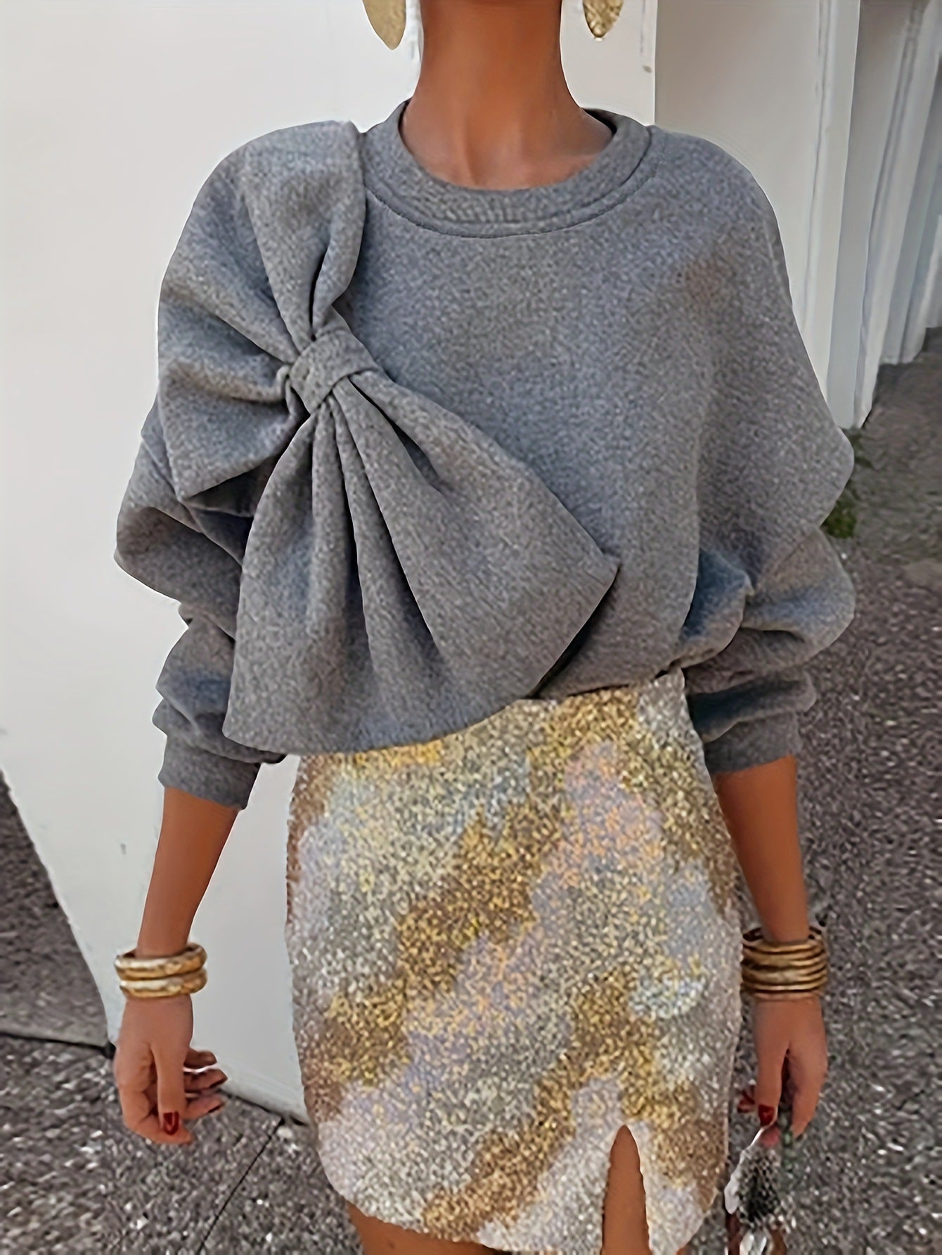 Bow Detail Relaxed Fit Crewneck Sweatshirt