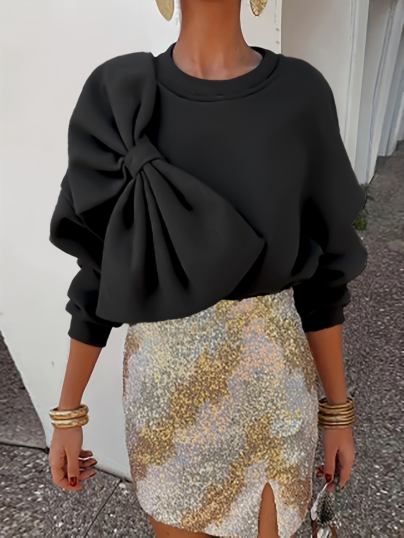Bow Detail Relaxed Fit Crewneck Sweatshirt