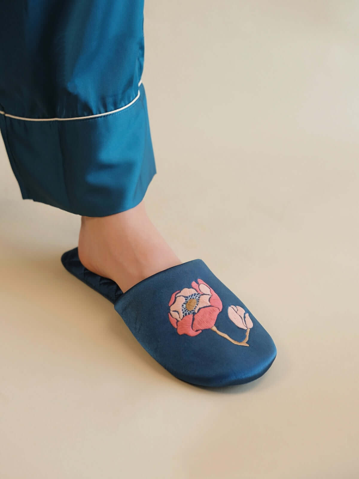 Luxury Silk Robe pajama sets for women Best Gift Guide for her Wedding Gift | Ulivary